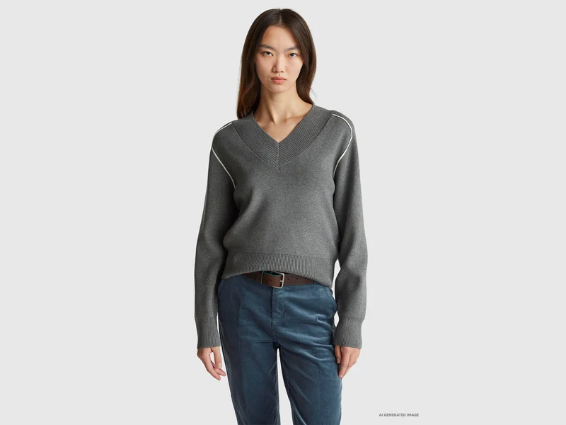 Maglia boxy fit con scollo a V