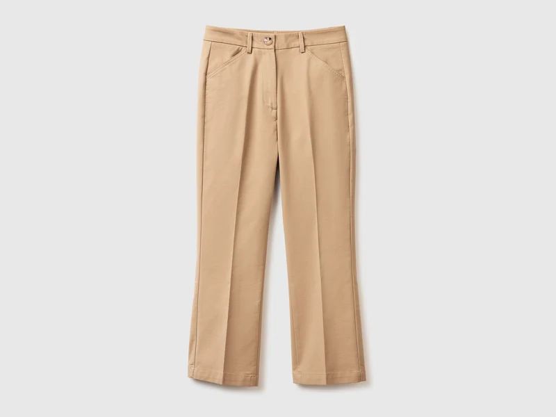 Pantaloni a trombetta