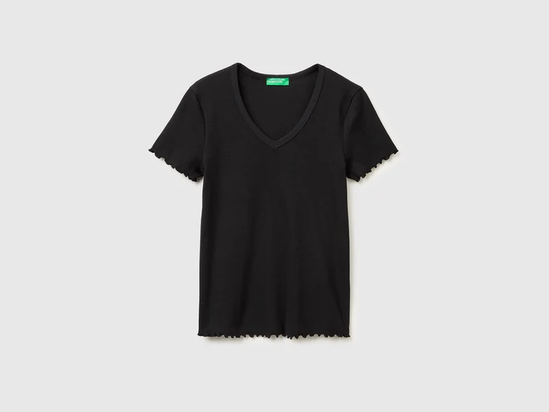 T-shirt scollo a V a costine