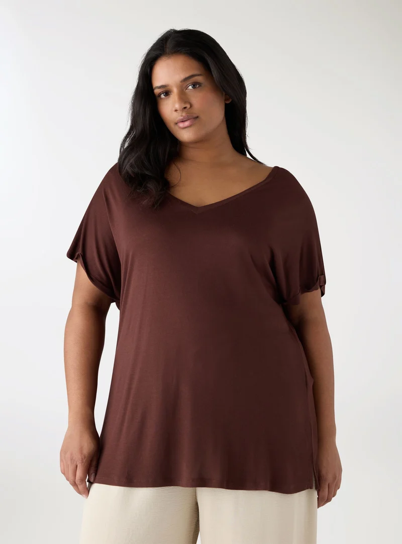 T-shirt con scollo a V