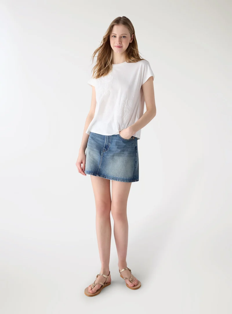 T-shirt con stampa paisley