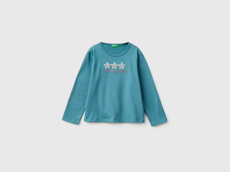 T-shirt con stampa e paillettes