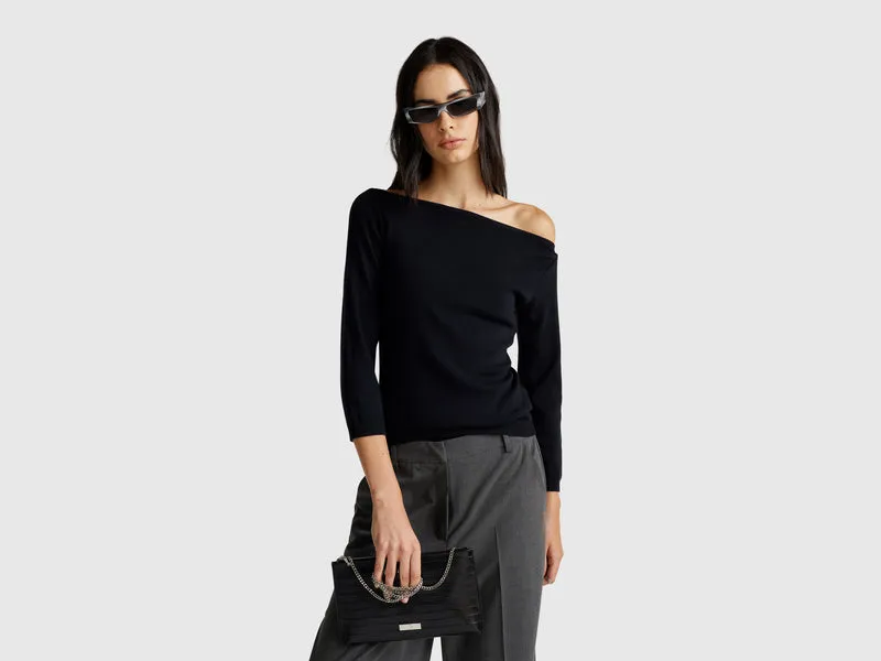 Maglia con scollo a barchetta