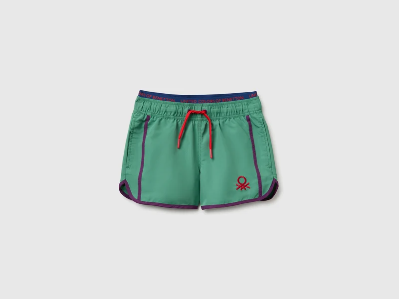 Boxer mare corto