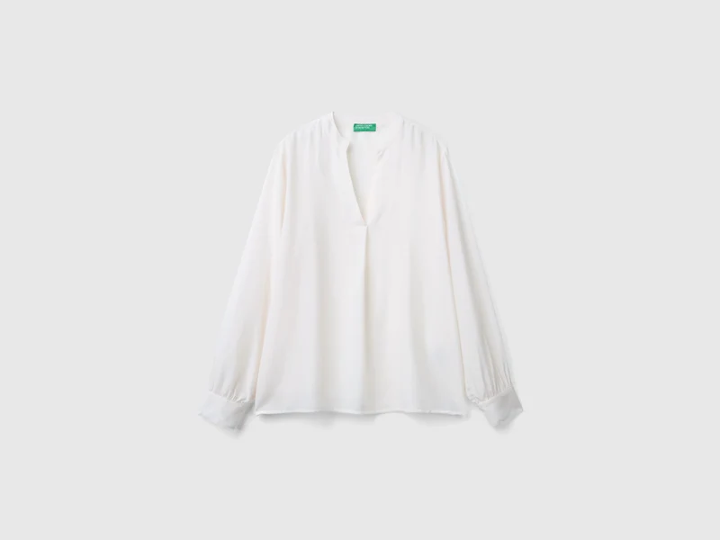 Camicia con scollo serafino
