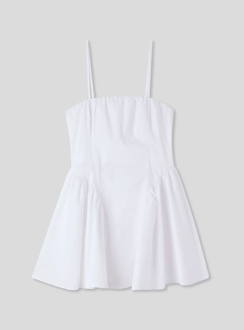 Vestito con spalline sottili e gonna svasata