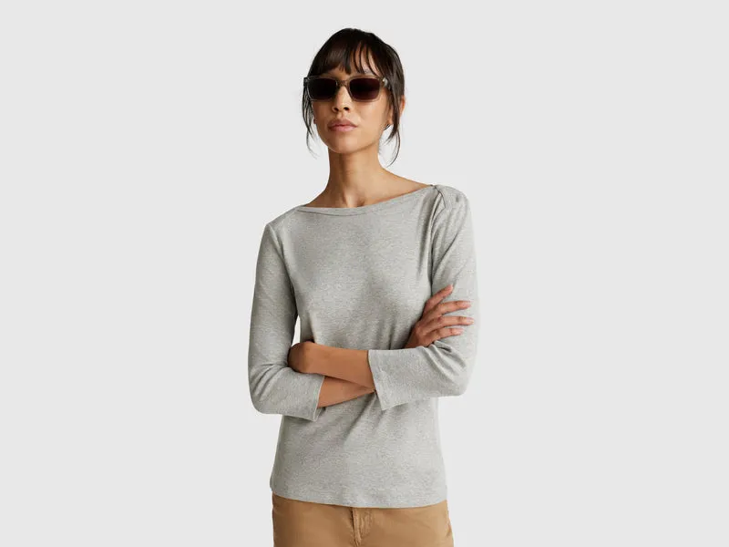 T-shirt con scollo a barchetta
