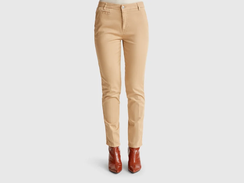 Chino slim fit in cotone cammello