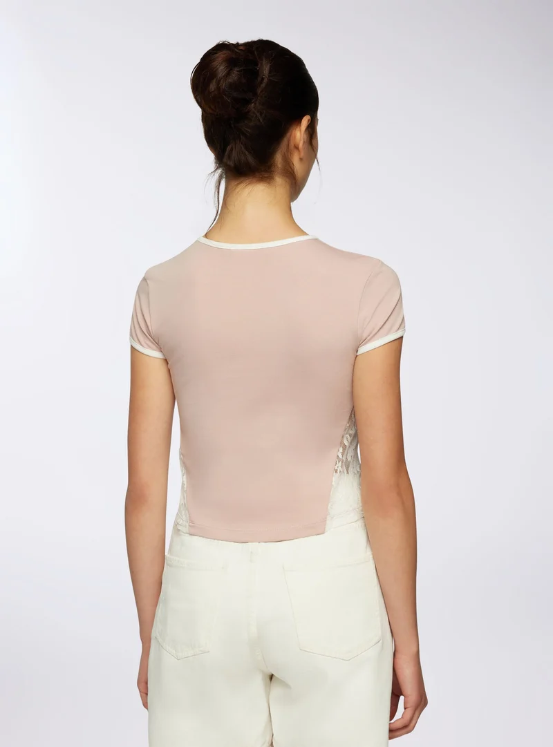 T-shirt con stampa numero e inserto in pizzo