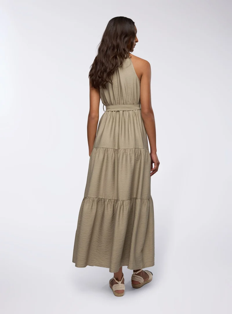 Vestito lungo scollo americano con balze
