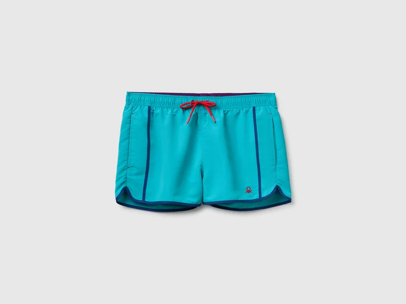 Boxer mare corto