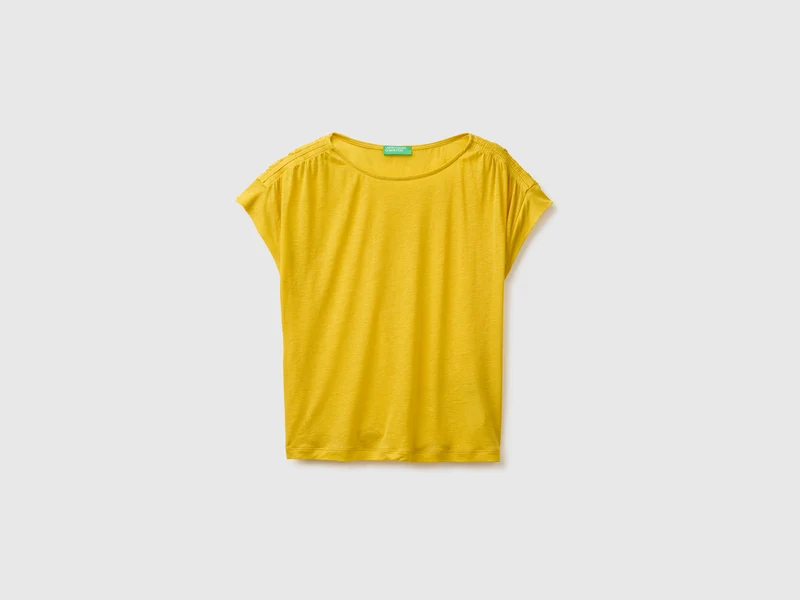 T-shirt con arriccio