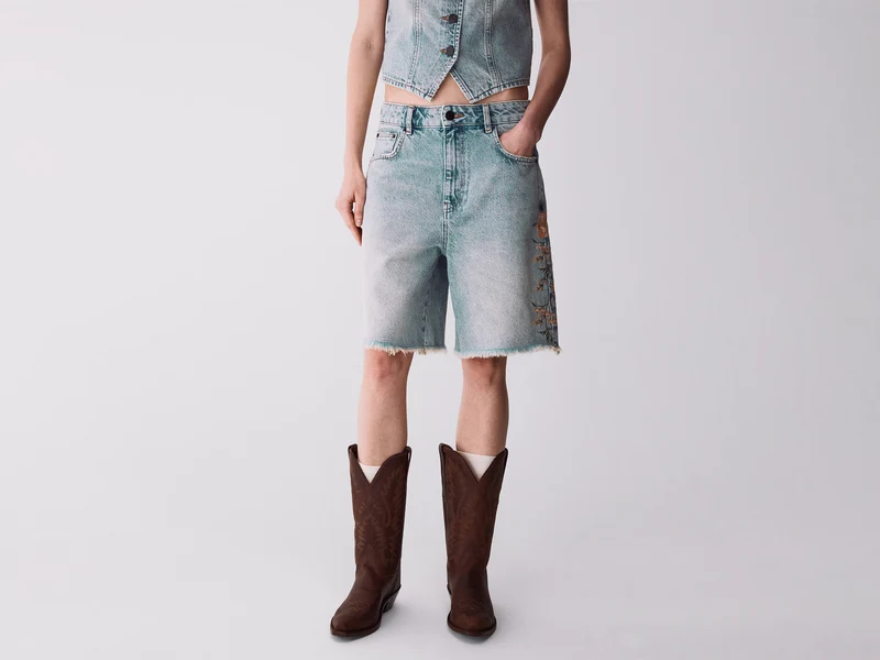 Bermuda di jeans con rose