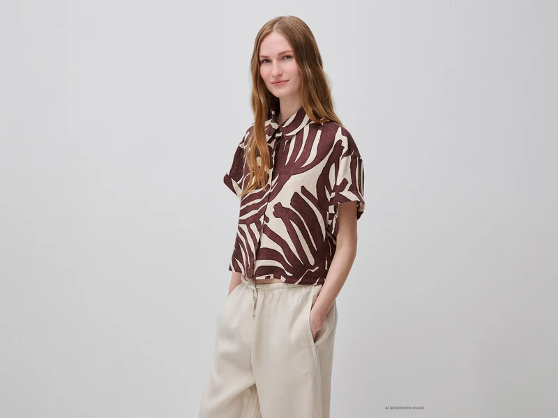 Blusa stampata in puro lino