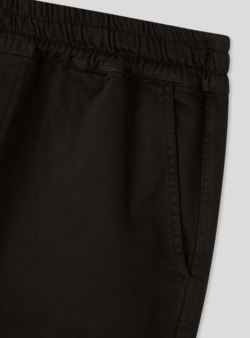Pantaloncini con elastico in vita