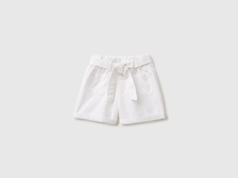 Shorts con risvolto