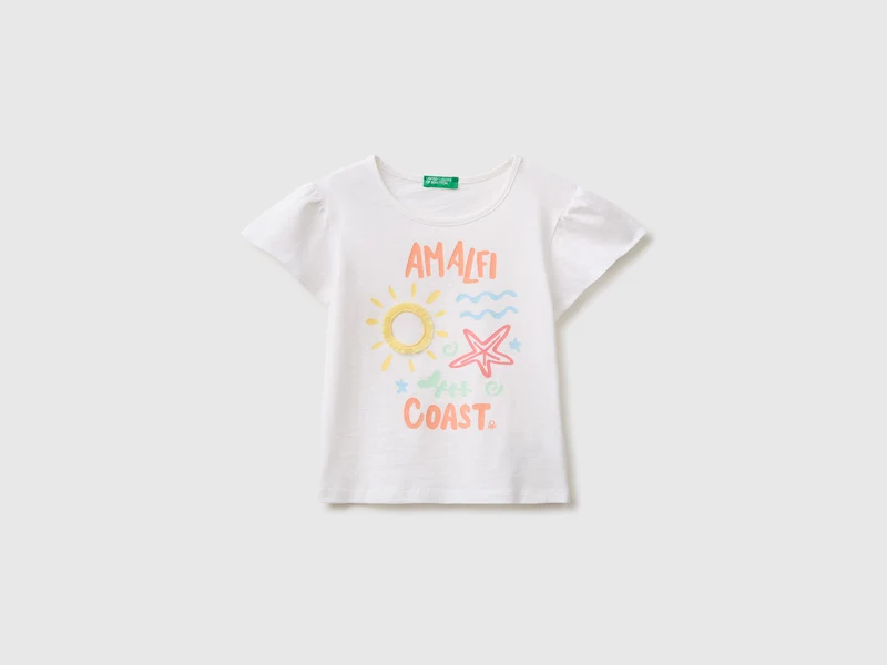 T-shirt con stampa e applicazioni