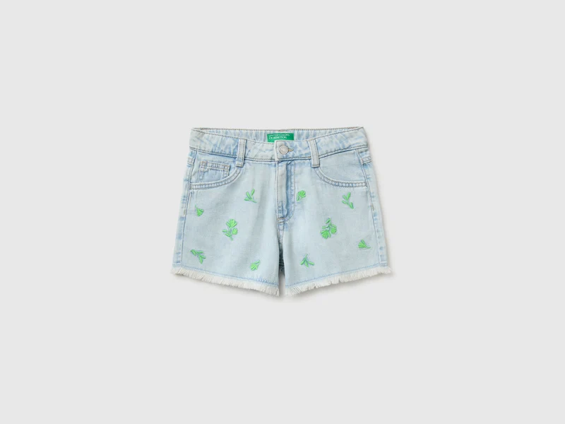 Shorts di jeans con fiorellini