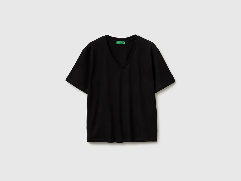 T-shirt scollo a V in cotone leggero