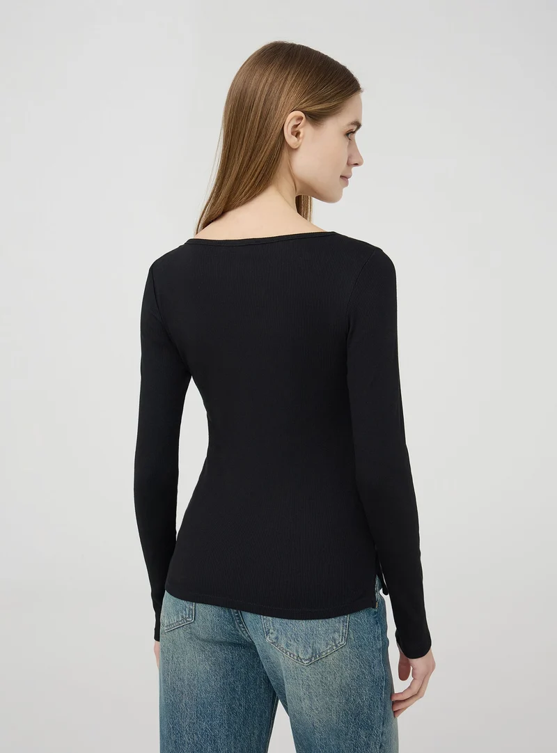 T-shirt serafino a costine