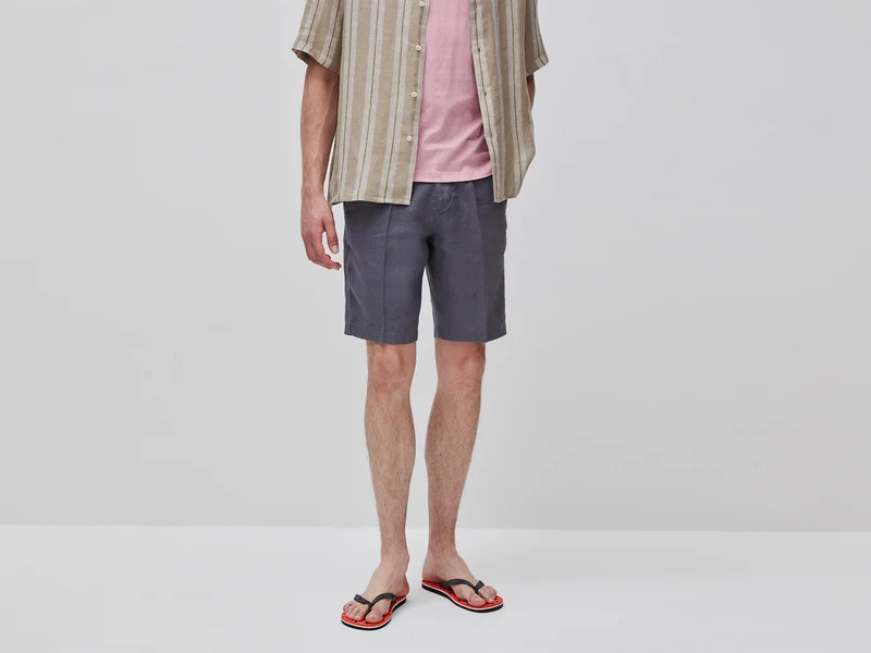 Pantaloni corti in puro lino