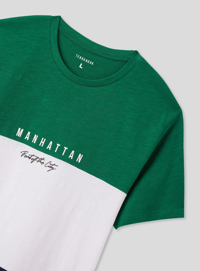 T-shirt block color con scritta