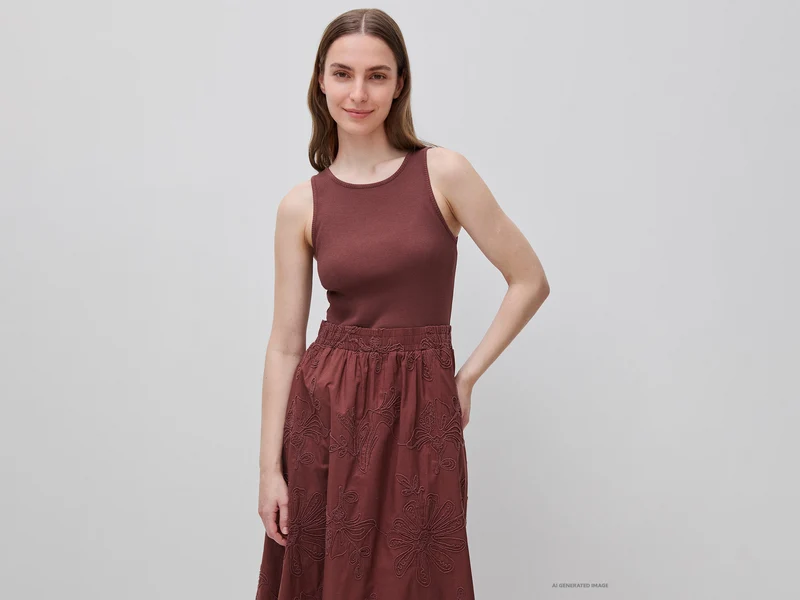Vestito midi con ricami floreali