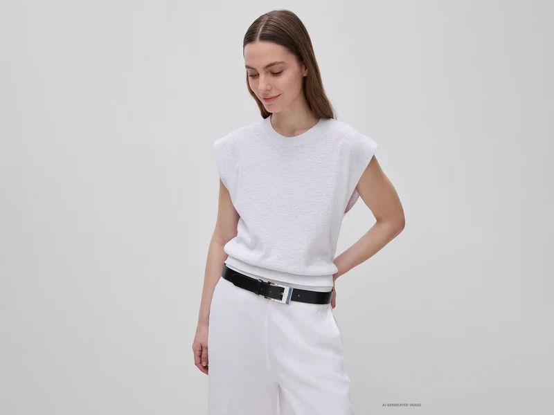 Maglia smanicata in misto lino