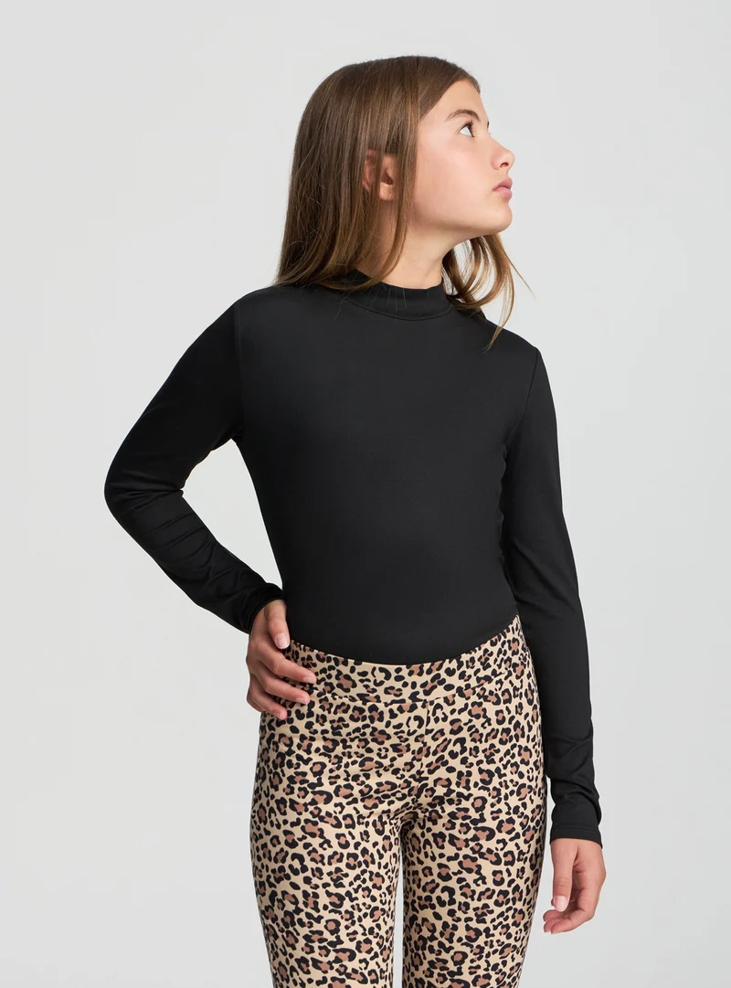 T-shirt lupetto tessuto caldo