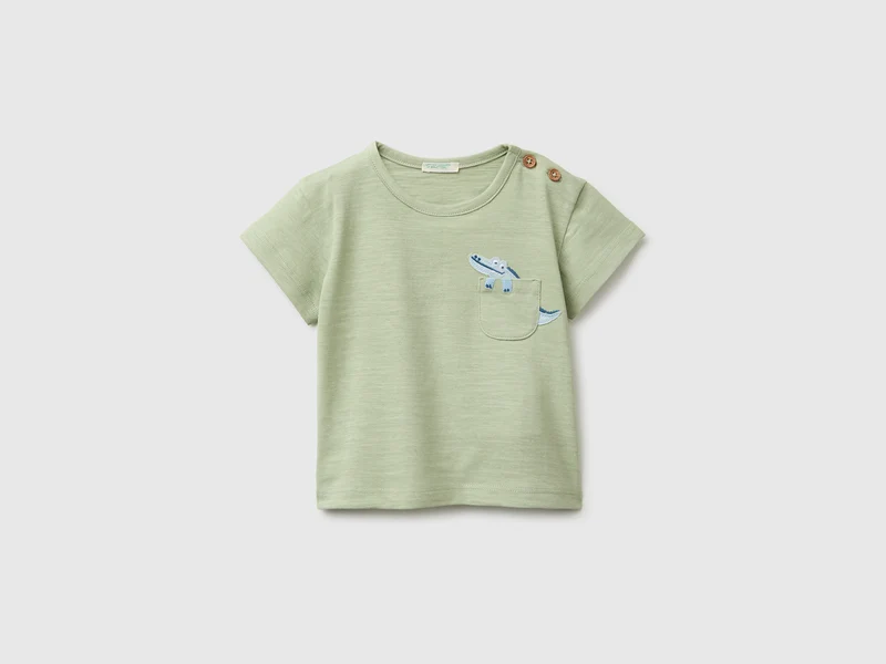 T-shirt con taschino e animaletto