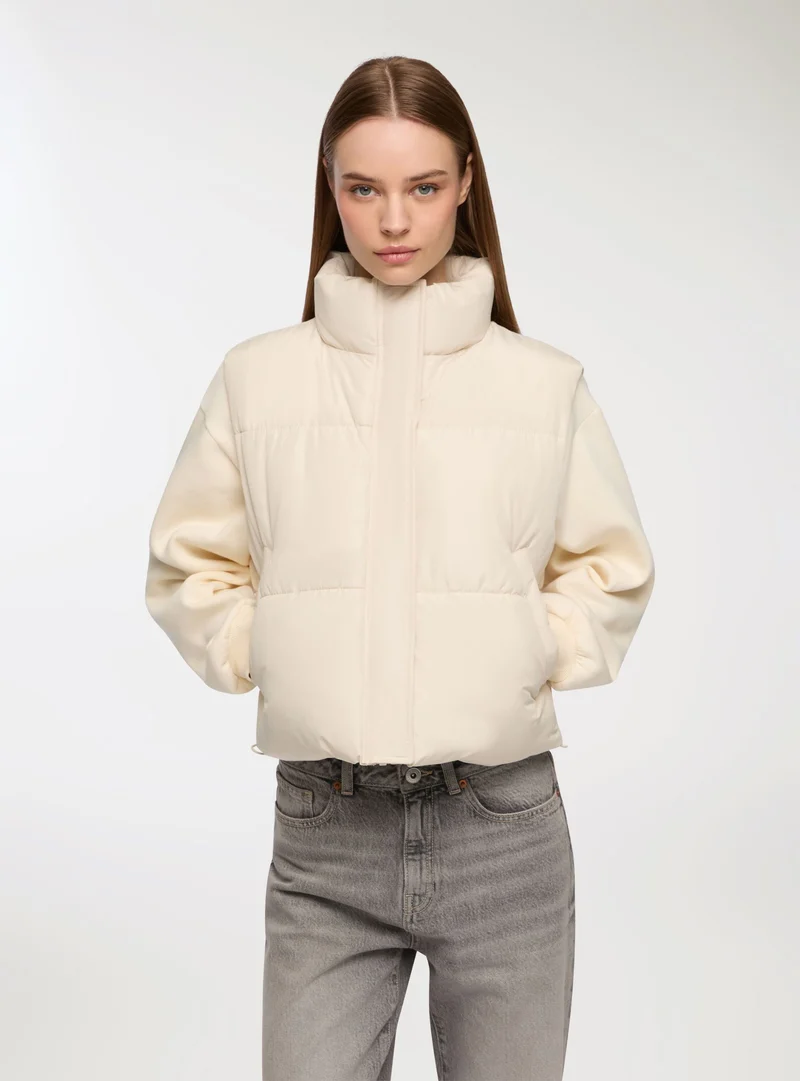 Gilet imbottito con collo alto