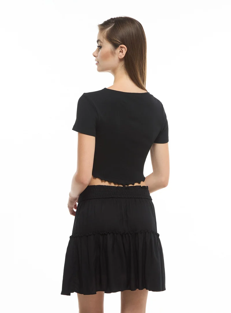 T-shirt crop a costine con scollo a V e lacci