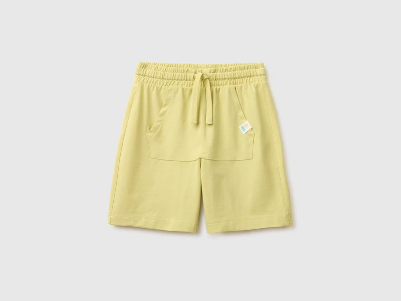 Shorts con tasca a marsupio