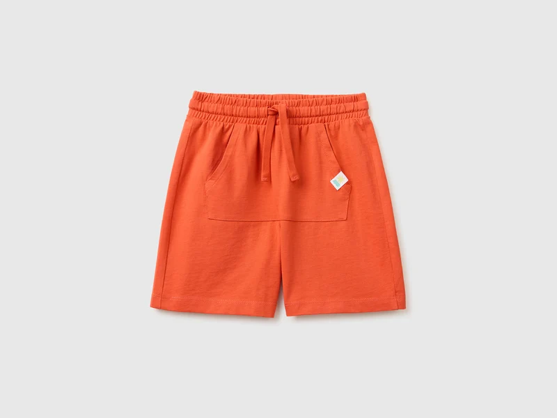 Shorts con tasca a marsupio