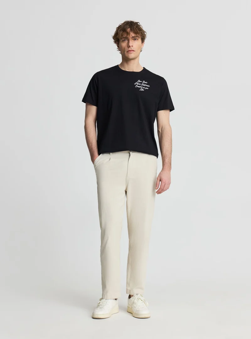T-shirt con ricamo