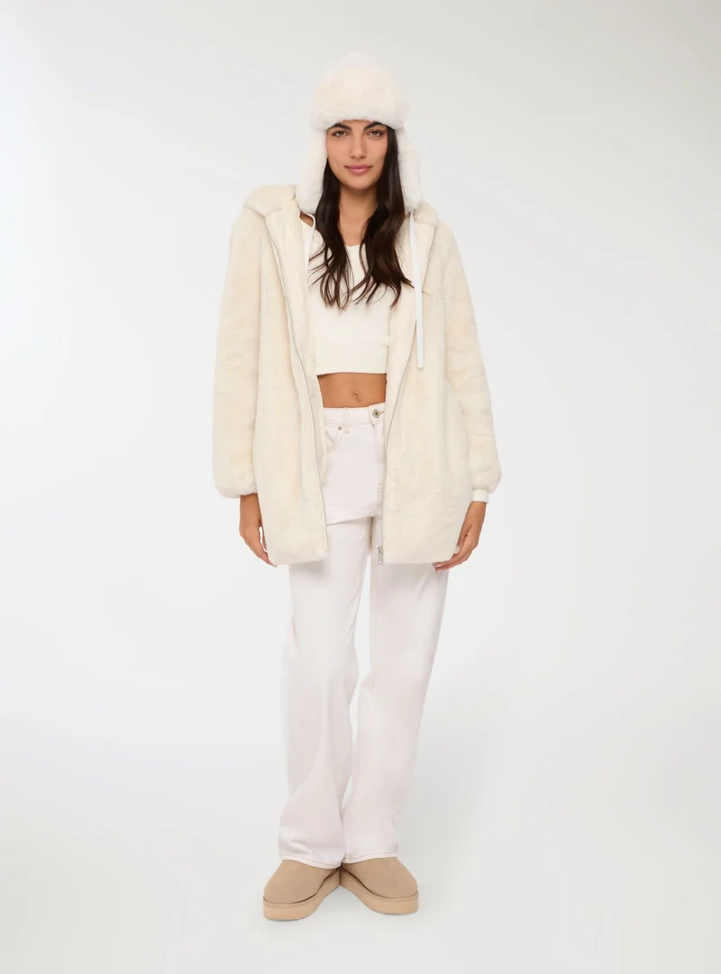 Cappotto in similpelliccia con cappuccio