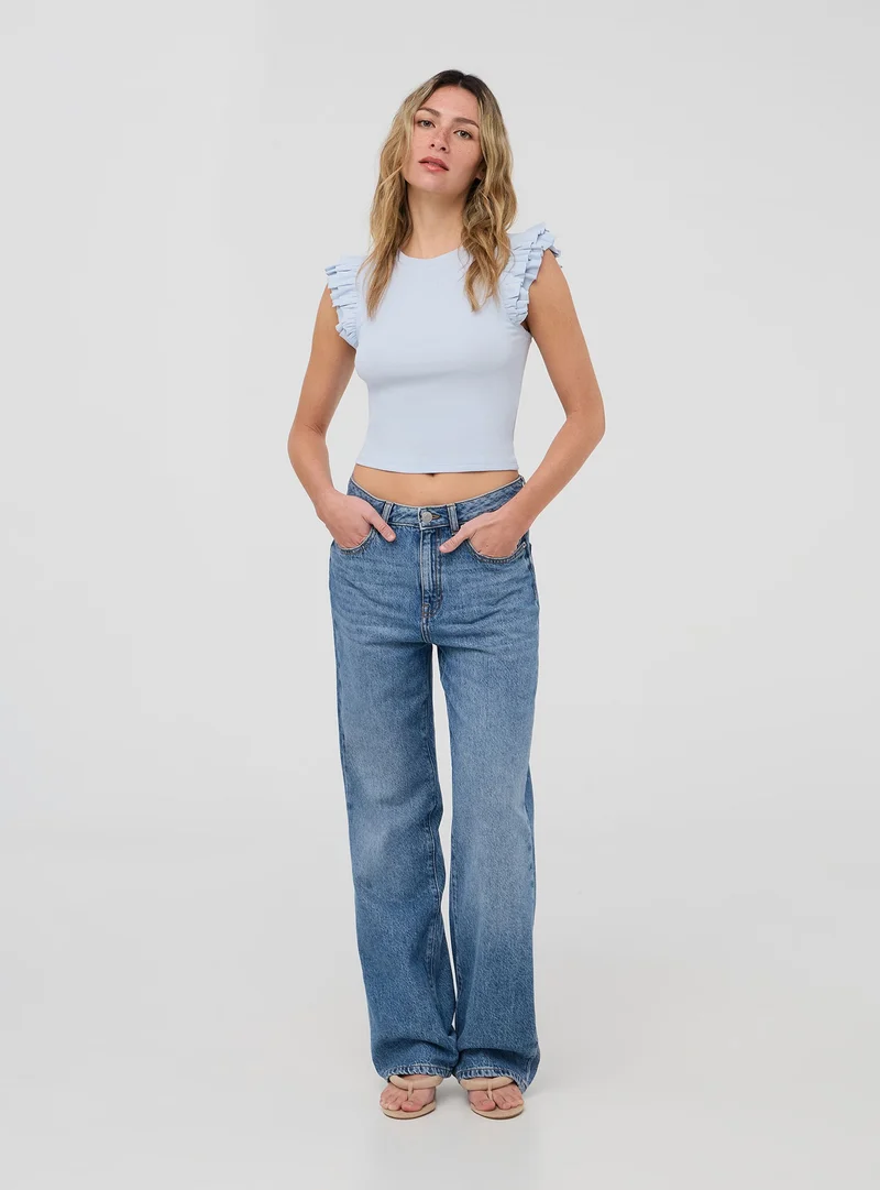 T-shirt crop con maniche a balze