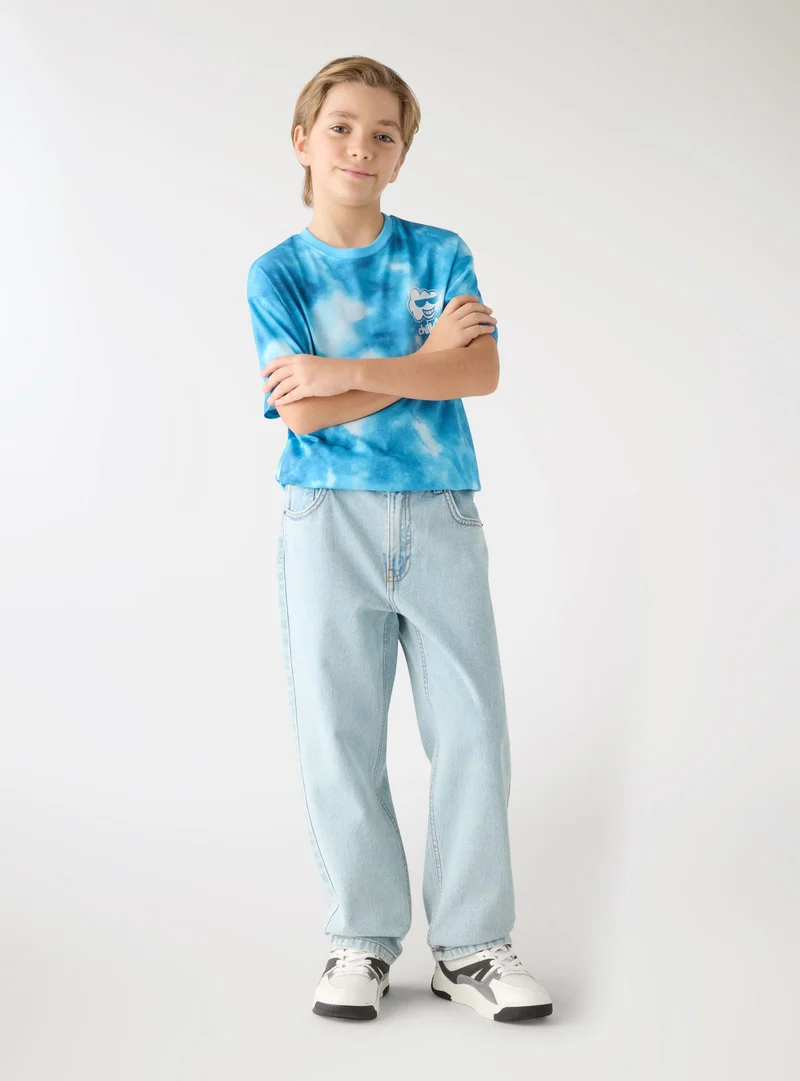 T-shirt tie-dye con stampa