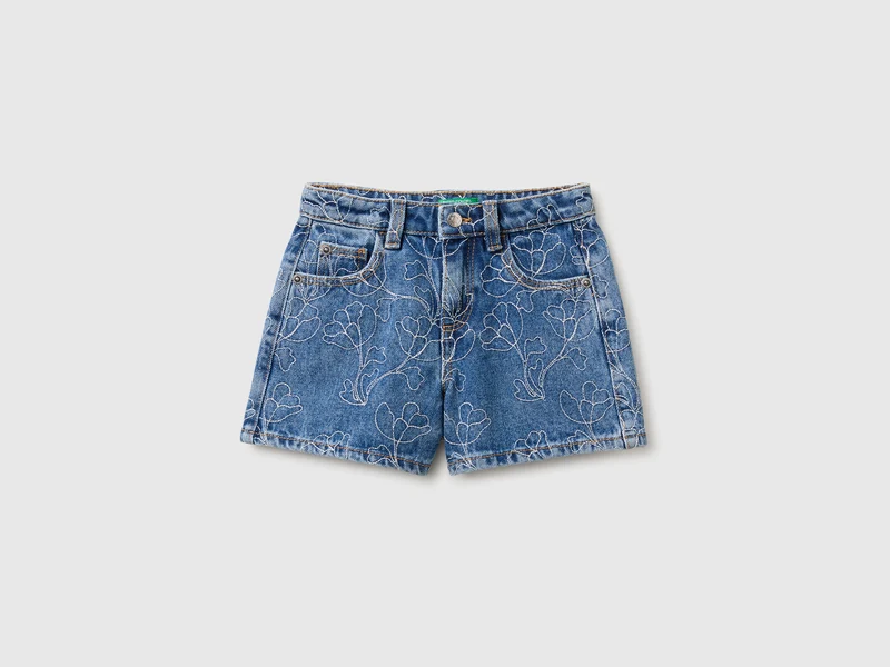 Pantaloni corti di jeans con ricami