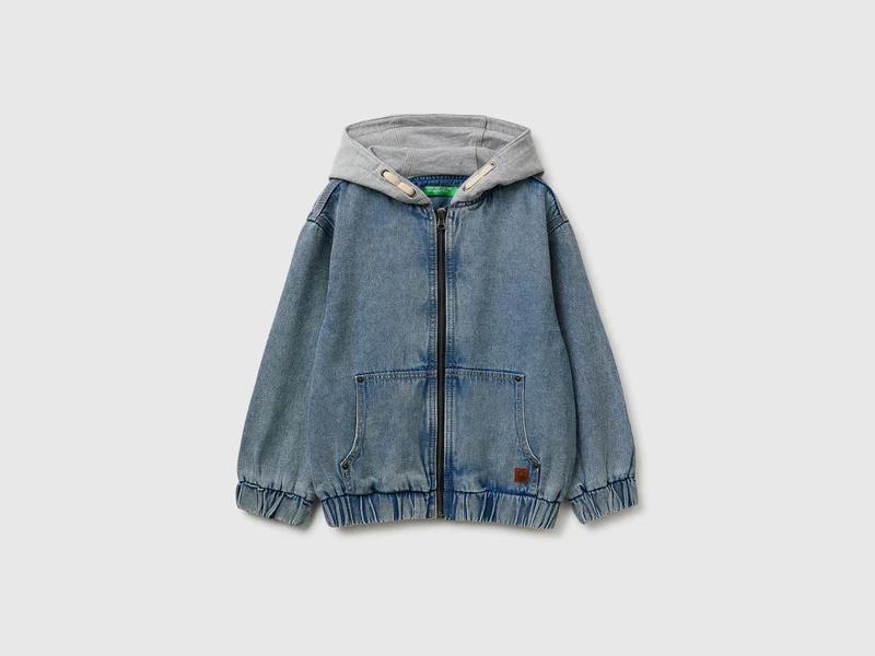 Bomber in denim con cappuccio in felpa