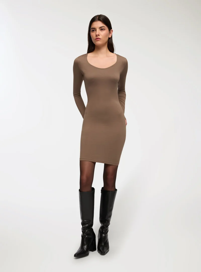 Bodydress scollo ampio in tessuto caldo