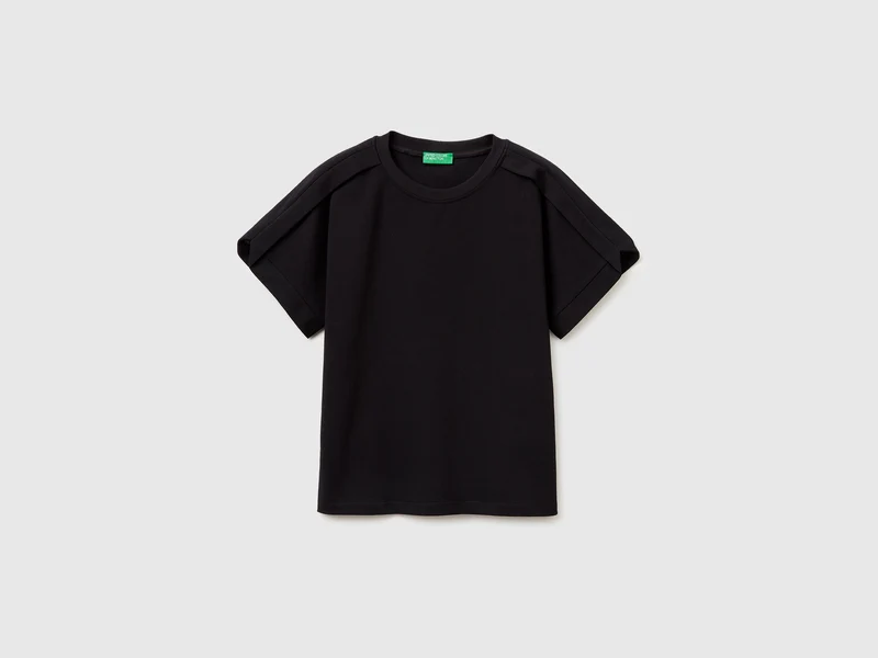 T-shirt con piega sulle spalle