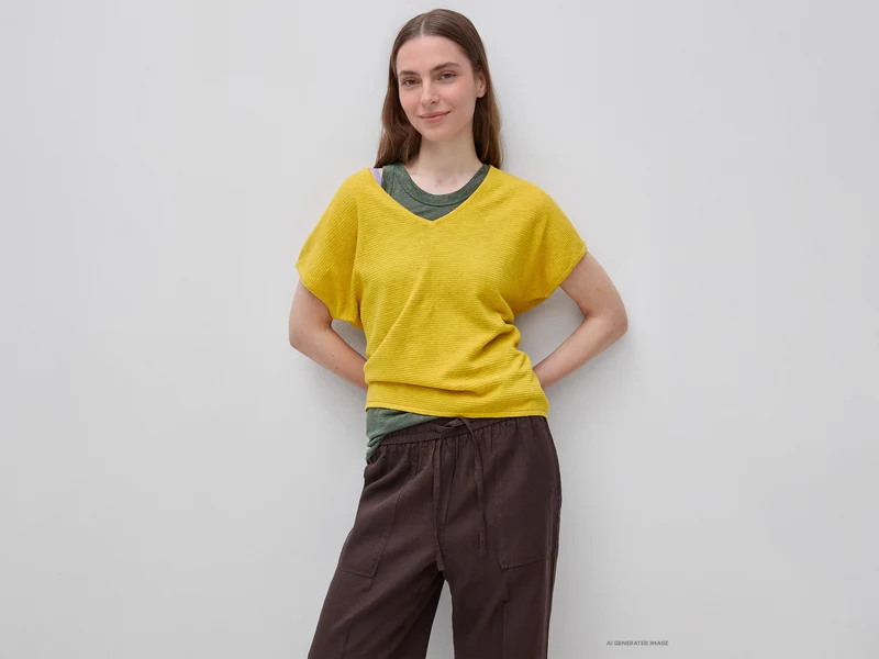 Maglia scollo a V in misto lino