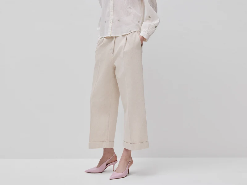 Pantaloni ampi con risvolto