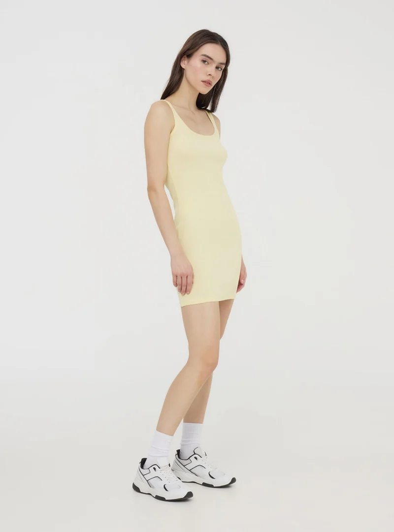 Bodydress con scollo quadrato tinta unita