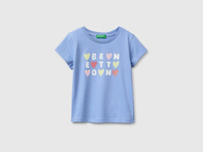 T-shirt con stampa glitter