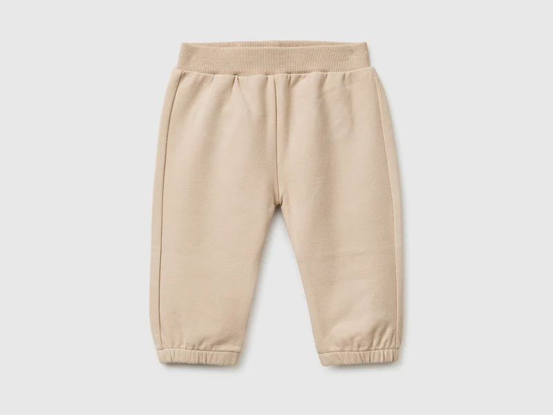 Pantaloni con ricamo dietro
