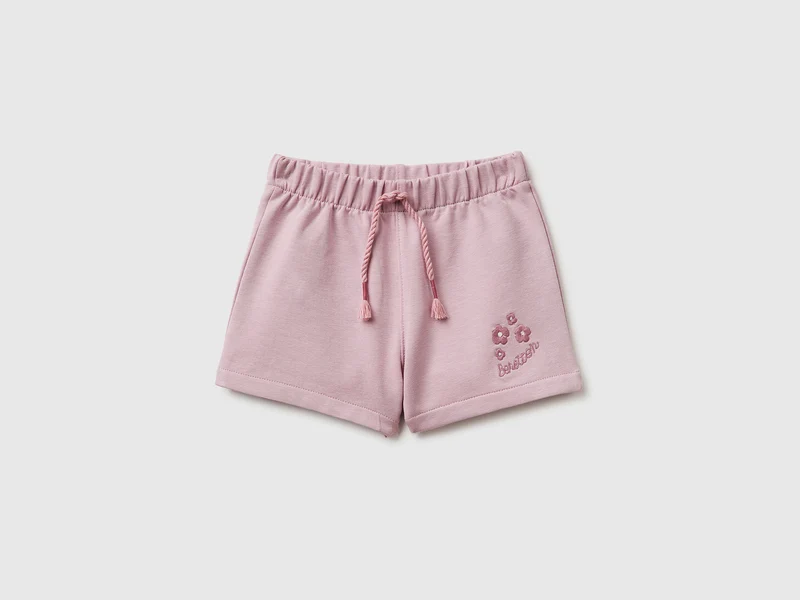 Shorts in felpa con ricamo floreale