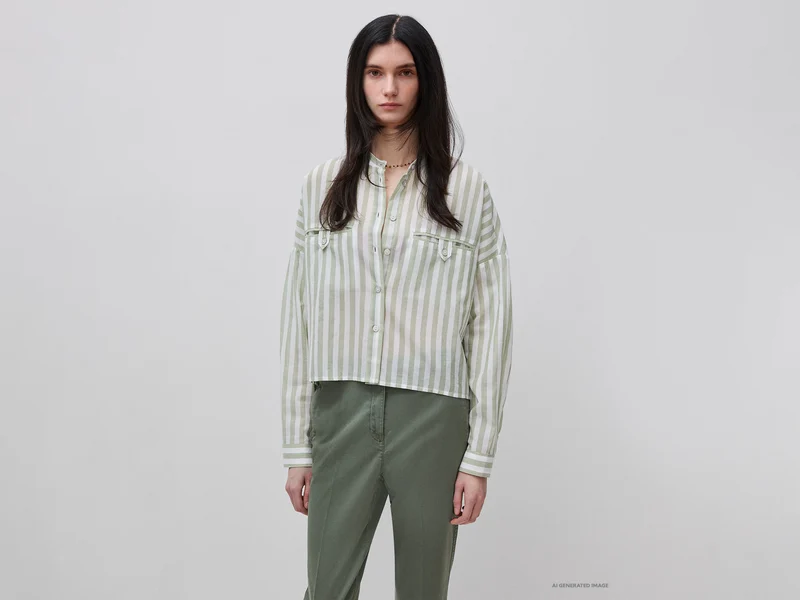 Camicia a righe con collo alla coreana