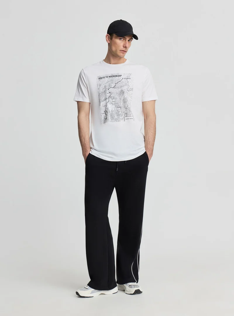 T-shirt con stampa mappa